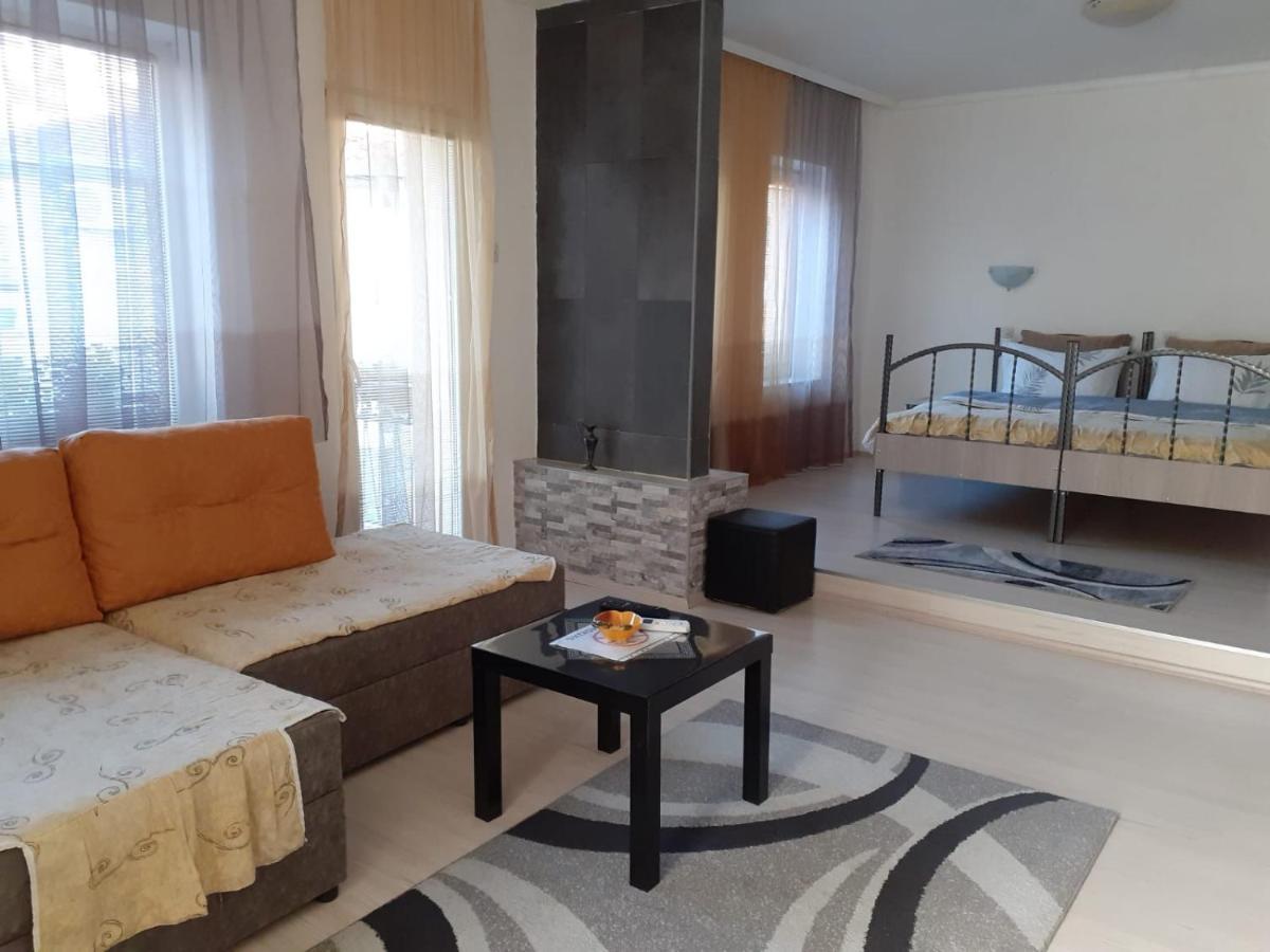 Alex Apartments ครูเชโว ภายนอก รูปภาพ